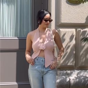 With jean pink rose top